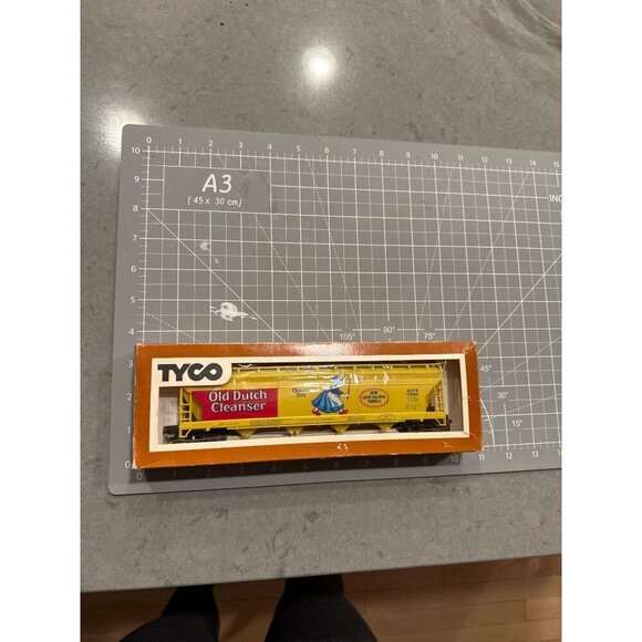 Tyco Center Flow Hopper Old Dutch Cleanser Model Train Car w Collectors Box Car - Picture 8 of 8